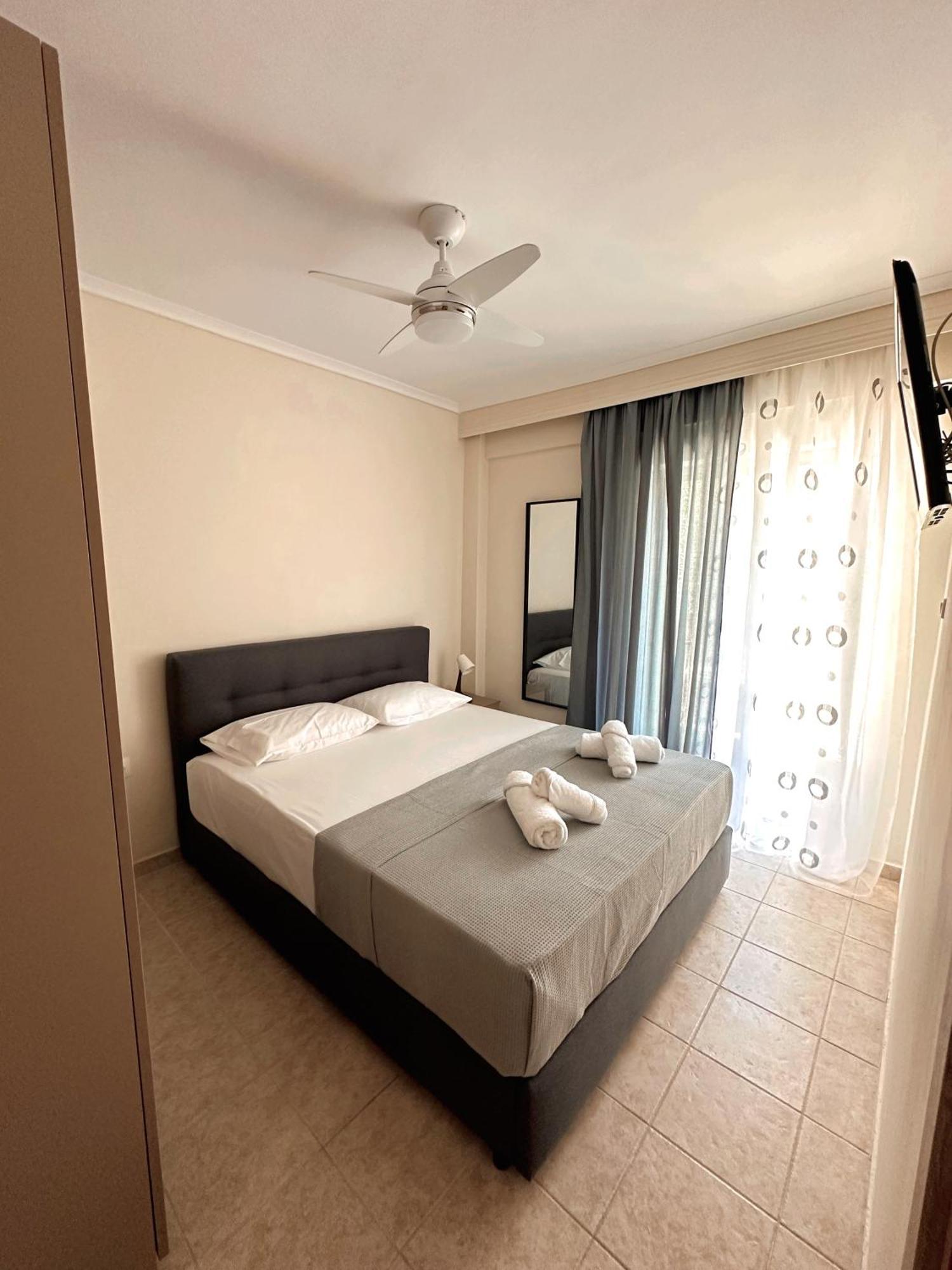 Diara Apartment Nea Iraklia Exterior photo